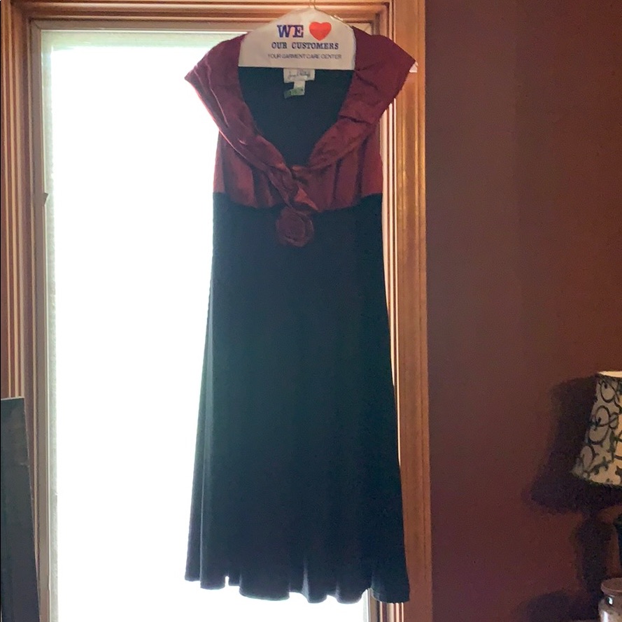 Joseph Ribkoff Black And Deep Red Pleated Dress